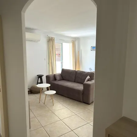Vue Piscine Sympa Apartment *